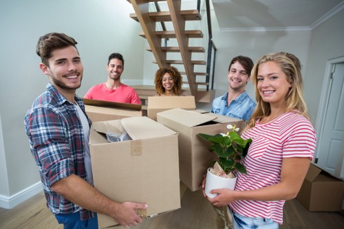 Local removal van service for household and business transport in Customhouse