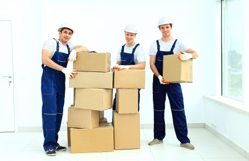 Example moving jobs in Customhouse for flats and family homes